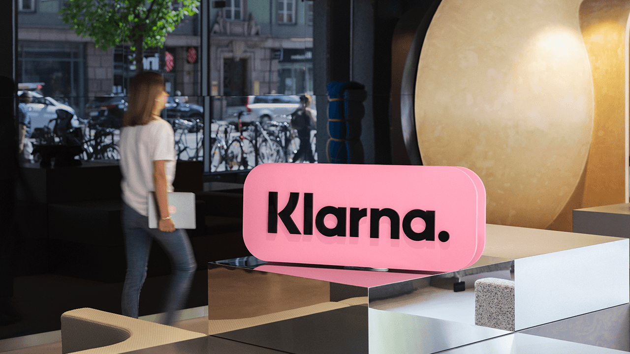 Klarna skrotar delbetalningar och går mot bankmodell